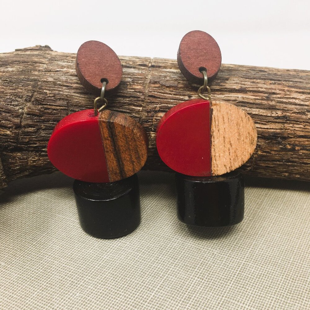 Post-Modern Chunky Black Coral Oval Red Resin Walnut Wood Stud Earrings